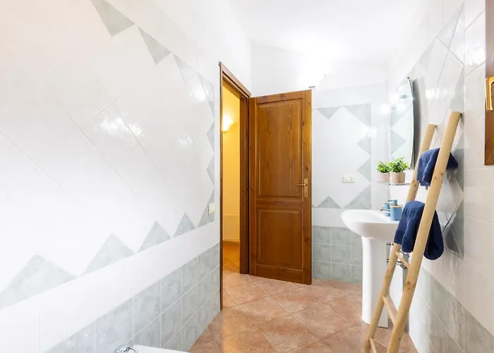 别墅 Baia Del Corallo *